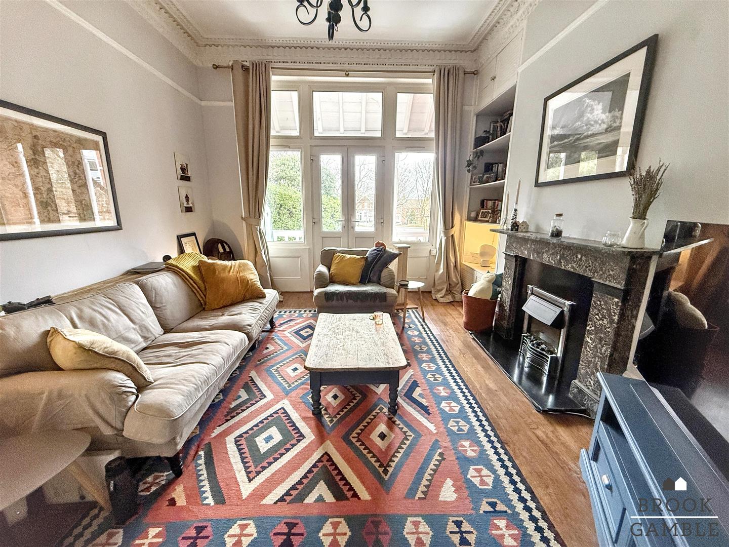 2 Bedroom Apartment. 9 Upper Avenue in Eastbourne,  2